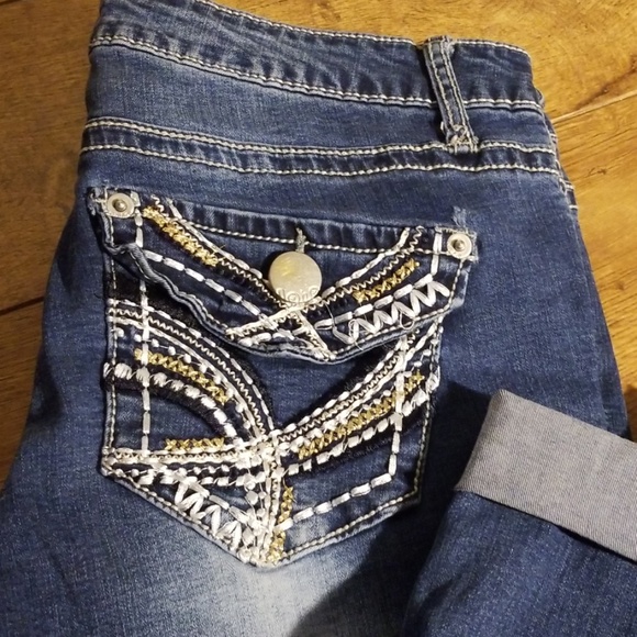 Capris - Picture 3 of 7